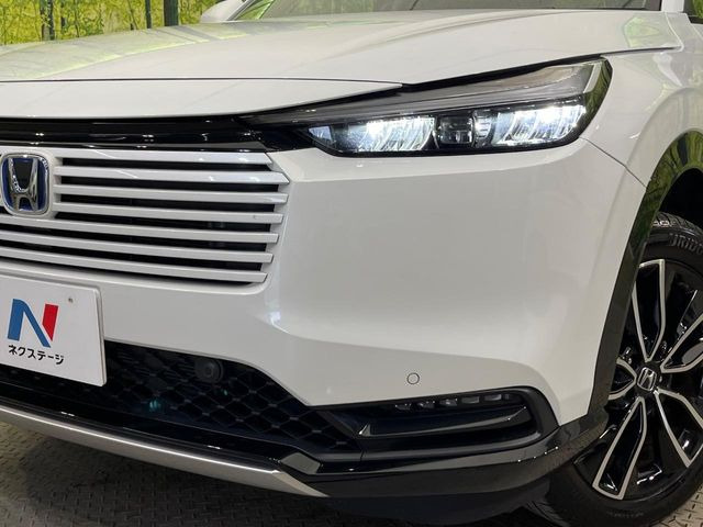 【シーケンシャルターンランプ付きLEDヘッドライト】人気の『流れるウィンカー』付きのLEDヘッドライトを装備♪高級感はもちろん、点灯時は存在感たっぷりで他車からも認識されやすく安心です。