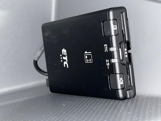 【ETC】高速道路の料金所をストレスなく通過!話題のスポットやサービスエリアに多い「スマートIC」利用時は必須のアイテムです。当店でセットアップを実施、ご納車当日からすぐにご利用いただけます!