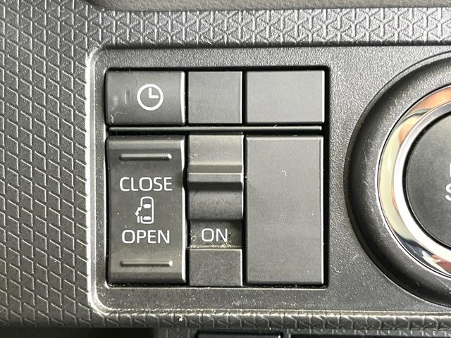 【パワースライドドア】スマートキーや運転席のスイッチでスライドドアの開閉が可能♪電動だから力を入れてドアを開ける必要が無く、小さいお子様でも、重い荷物を持っている時もラクに開け閉めできます♪