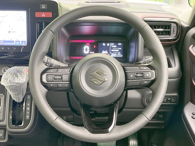【純正革巻きステアリング】上質な革を使用することで、手にしっかり馴染みとても運転しやすいハンドルです♪