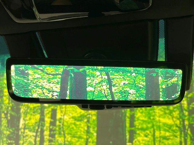 【デジタルインナーミラー】後席の大きな荷物や同乗者で後方が確認しづらい時でも安心!カメラが撮影した車両後方の映像をルームミラー内に表示。クリアな視界で状況の確認が可能です!