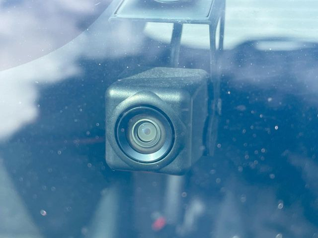 【ドライブレコーダー】ドライブレコーダー装備!走行中はもちろん、あおり運転や事故に遭遇した際、映像で記録し、万一のリスクに備えます。※記録用SDカードはお客様ご自身でご準備いただく必要があります。