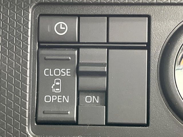 【パワースライドドア】スマートキーや運転席のスイッチでスライドドアの開閉が可能♪電動だから力を入れてドアを開ける必要が無く、小さいお子様でも、重い荷物を持っている時もラクに開け閉めできます♪