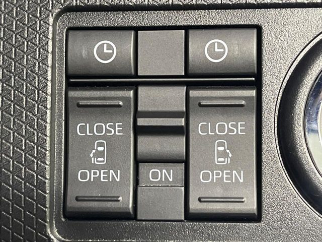 【両側パワースライドドア】スマートキーや運転席のスイッチで後席両側スライドドアの開閉が可能♪電動だから力を入れてドアを開ける必要が無く、小さなお子様でも簡単に開け閉めでき快適です♪