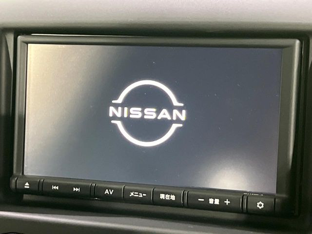 【純正ナビ】人気の純正ナビを装備。オーディオ機能も充実しており、Bluetooth接続すればお持ちのスマホやMP3プレイヤーの音楽を再生可能!毎日の運転がさらに楽しくなります!!