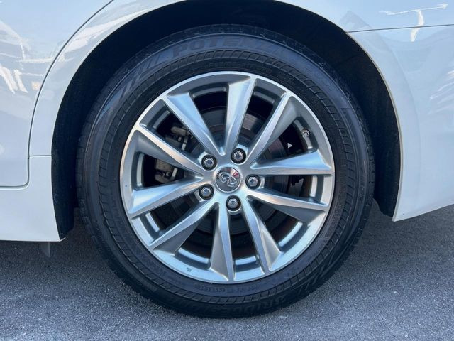 �y����17�C���`�A���~�z�C�[���z�O�ςɃ}�b�`���������A���~�z�C�[���𑕒����Ă���܂��B�e��ЊO�A���~�z�C�[����A�X�^�b�h���X�^�C�����戵�����Ă���܂��B���񂲑��k����������