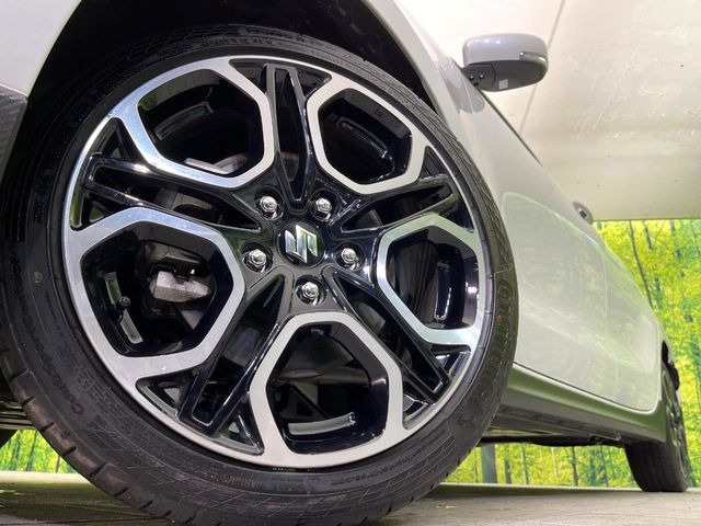 �y����17�C���`�A���~�z�C�[���z�O�ςɃ}�b�`���������A���~�z�C�[���𑕒����Ă���܂��B�e��ЊO�A���~�z�C�[����A�X�^�b�h���X�^�C�����戵�����Ă���܂��B���񂲑��k����������