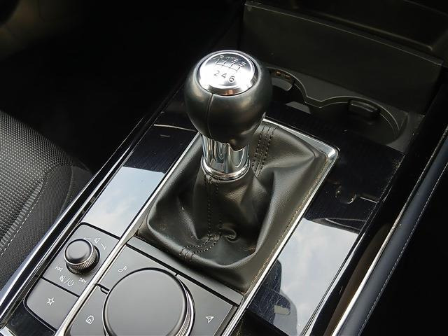 大好評のボディコーティング「ハイモースコート」もご納車までに施工可能。雨染みや線傷など中古車だからと諦めていませんか?ピカピカの状態でお乗り出しいただけます。