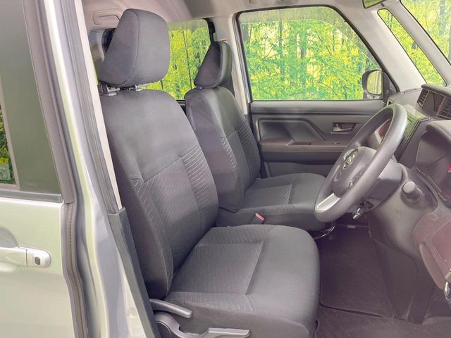 運転席シート廻りは使用感も少なく、良好な状態となっています。丁寧に使われていたことがよくわかりますね。