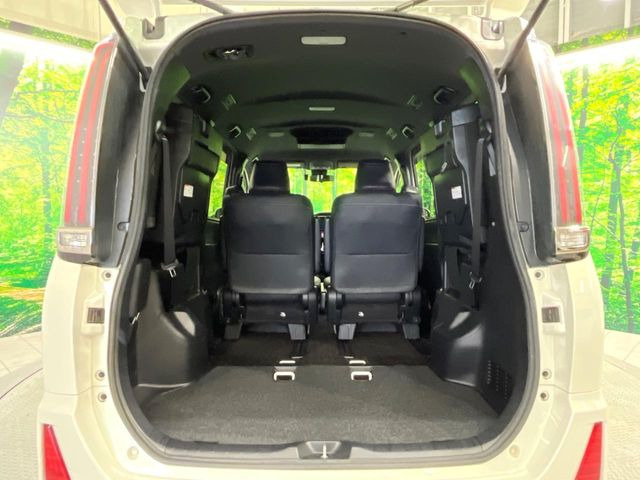 普段のお買い物や通勤、送迎等に十分な荷室スペースを確保しております。セカンドシートを倒すと、大きな荷物の積載も可能です♪