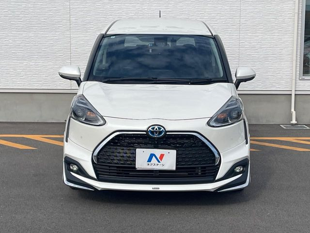 弊社では、全車『修復歴なし』のお車のみ取り扱っております。専任バイヤーによる厳選した仕入れの後、入庫後の車両チェックを行い、ネクステージが認定した高品質な中古車をご提供しております。