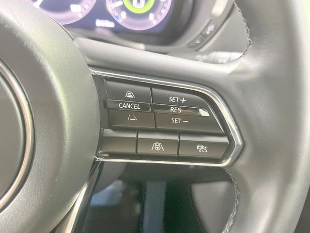 【マツダ・レーダークルーズコントロール】高速道路での長距離走行が楽に!自動で速度を保つクルーズコントロールが、衝突軽減システムと連携し、前方の車両を感知して車間を保つように速度調節してくれます!!
