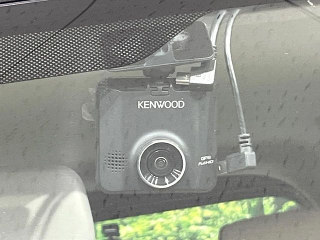 【ドライブレコーダー】ドライブレコーダー装備!走行中はもちろん、あおり運転や事故に遭遇した際、映像で記録し、万一のリスクに備えます。※記録用SDカードはお客様ご自身でご準備いただく必要があります。