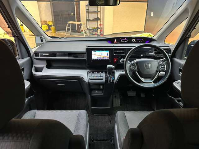 兵庫県尼崎市にミニバンを中心に『お値打ち価格』で展示している良質中古車専門店です。事故歴修復歴なしの車両限定で取り扱い!。関西地域で最もお得な価格かつ最良質車をご提供できるよう努めております。
