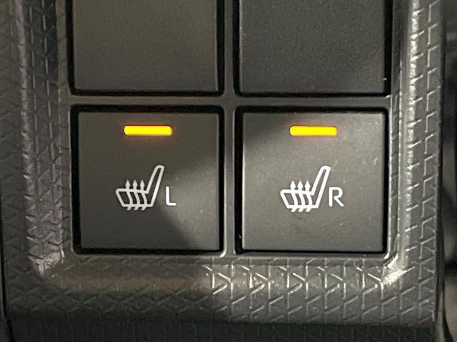 【シートヒーター】寒い日に重宝するシートヒーター!エアコンより早く温まってくれるので寒がりの人も安心ですね♪エアコンの温風は乾燥するから苦手、という方にもをおすすめです。