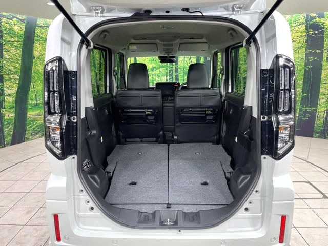 普段のお買い物や通勤、送迎等に十分な荷室スペースを確保しております。セカンドシートを倒すと、大きな荷物の積載も可能です♪