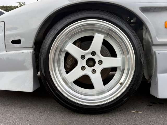 気になるお車がありましたら右の電話番号から直接お店にお問い合わせください。支払方法から車両情報、状態までなんでもご説明させて頂きます。スタッフ一同ご連絡お待ちしております。