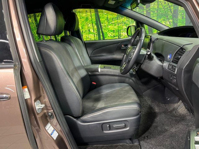 運転席シート廻りは使用感も少なく、良好な状態となっています。丁寧に使われていたことがよくわかりますね。