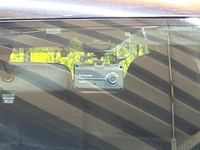 【ドライブレコーダー】ドライブレコーダー装備!走行中はもちろん、あおり運転や事故に遭遇した際、映像で記録し、万一のリスクに備えます。※記録用SDカードはお客様ご自身でご準備いただく必要があります。