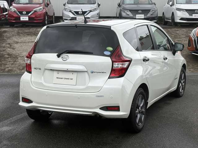 ノート1.2 e-POWER X ブラックアロー