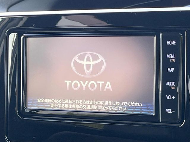 【純正ナビ】人気の純正ナビを装備しております。ナビの使いやすさはもちろん、オーディオ機能も充実!キャンプや旅行はもちろん、通勤や買い物など普段のドライブも楽しくなるはず♪