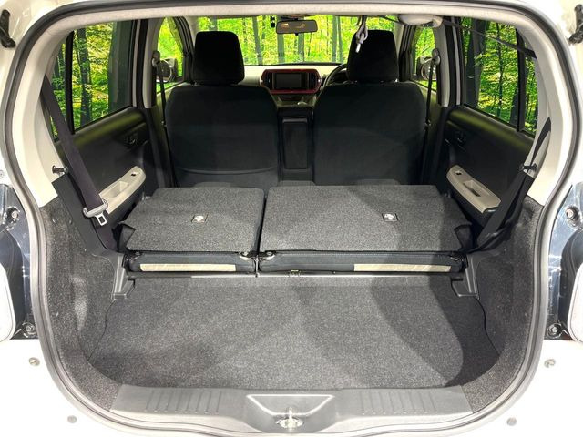 普段のお買い物や通勤、送迎等に十分な荷室スペースを確保しております。セカンドシートを倒すと、大きな荷物の積載も可能です♪