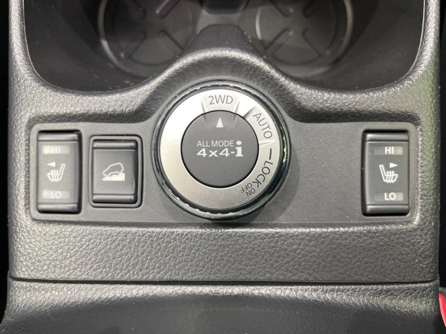 【シートヒーター】寒い日に重宝するシートヒーター!エアコンより早く温まってくれるので寒がりの人も安心ですね♪エアコンの温風は乾燥するから苦手、という方にもをおすすめです。