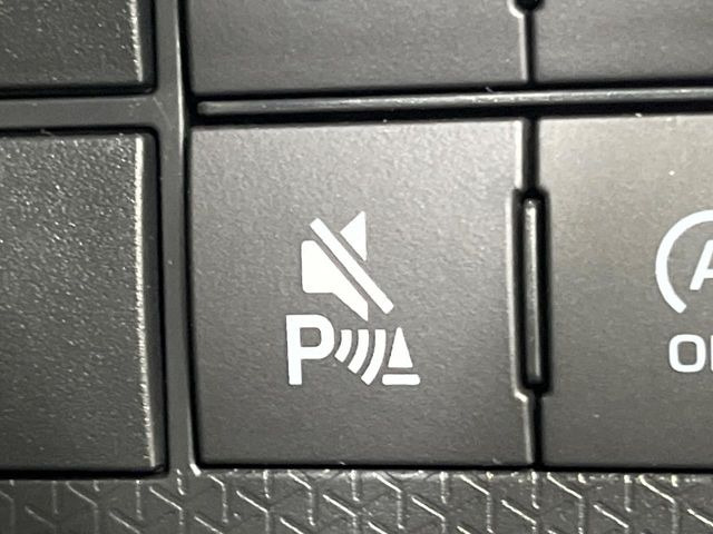 【クリアランスソナー】バンパーに付いたセンサーが障害物を検知!一定の距離に近づくとアラートで教えてくれます♪狭い駐車スペースや車庫入れ時も安心ですね☆
