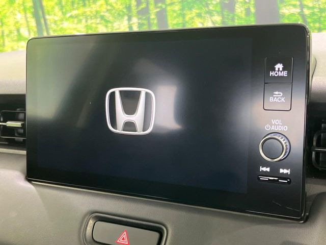 【メーカー純正9型ナビ】インテリアに溶け込むスタイリッシュな「専用設計」メーカーナビを装備♪視認性や操作性など基本性能にも優れ、より上質なカーライフをお楽しみいただけます。