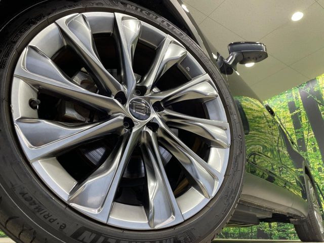 �y����21�C���`�A���~�z�C�[���z�O�ςɃ}�b�`���������A���~�z�C�[���𑕒����Ă���܂��B�e��ЊO�A���~�z�C�[����A�X�^�b�h���X�^�C�����戵�����Ă���܂��B���񂲑��k����������