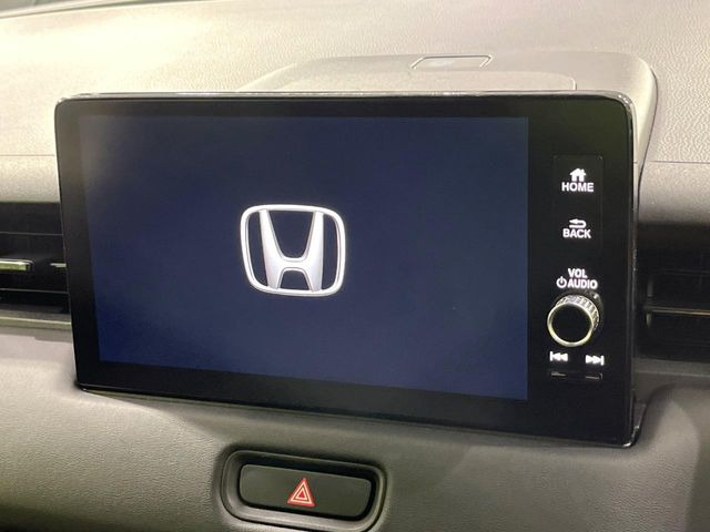 【純正9型ナビ】人気の純正ナビを装備しております。ナビの使いやすさはもちろん、オーディオ機能も充実!キャンプや旅行はもちろん、通勤や買い物など普段のドライブも楽しくなるはず♪