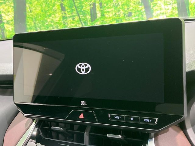 【12.3インチワイドナビ】高級感とインパクトのある大型ワイドナビを装備。各種オーディオ操作はもちろん、横長ワイド画面でのマップ2分割表示など、利便性も高いナビです♪