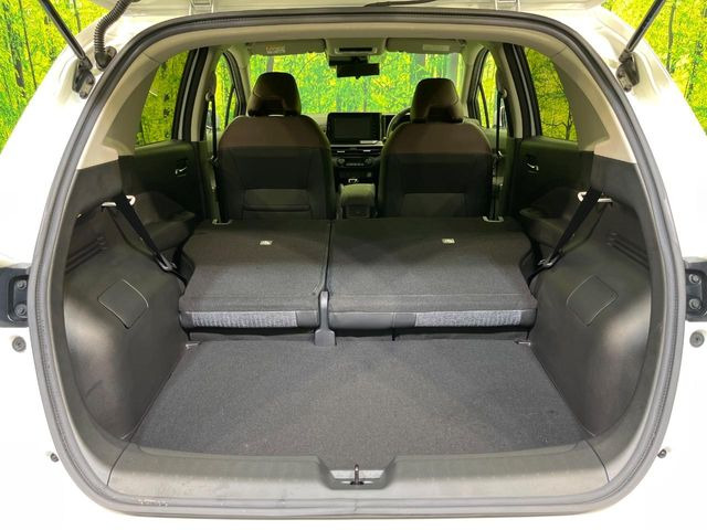 普段のお買い物や通勤、送迎等に十分な荷室スペースを確保しております。セカンドシートを倒すと、大きな荷物の積載も可能です♪