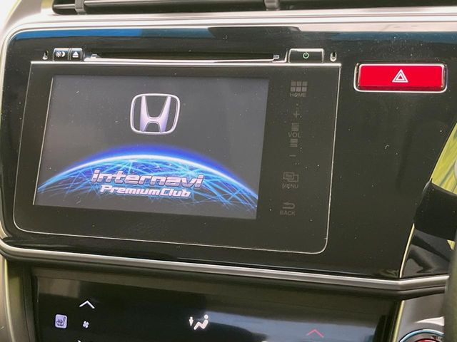 【純正ナビ】人気の純正ナビを装備。オーディオ機能も充実しており、Bluetooth接続すればお持ちのスマホやMP3プレイヤーの音楽を再生可能!毎日の運転がさらに楽しくなります!!