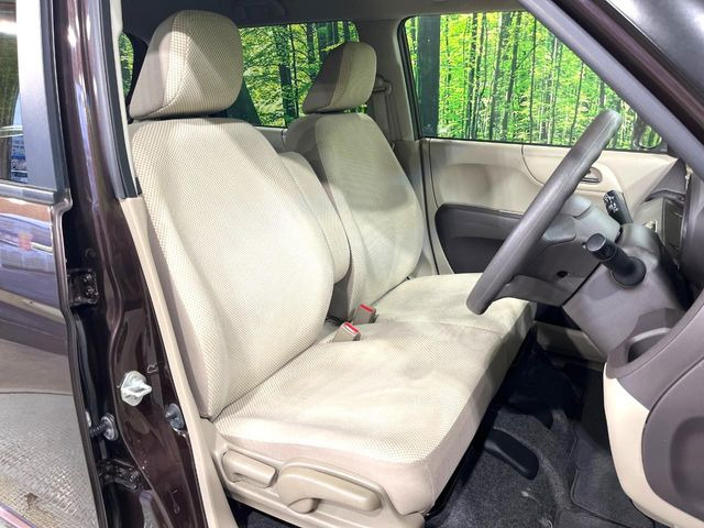 運転席シート廻りは使用感も少なく、良好な状態となっています。丁寧に使われていたことがよくわかりますね。