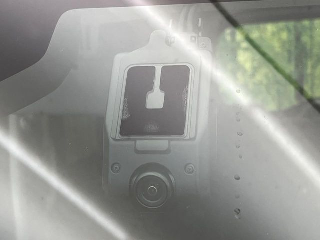 【ドライブレコーダー】ドライブレコーダー装備!走行中はもちろん、あおり運転や事故に遭遇した際、映像で記録し、万一のリスクに備えます。※記録用SDカードはお客様ご自身でご準備いただく必要があります。