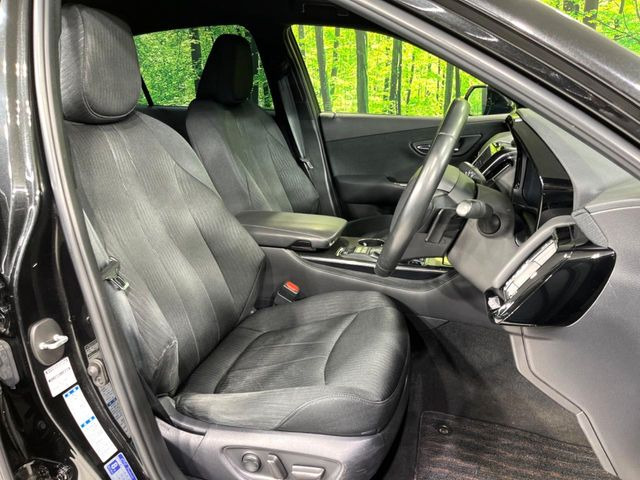 運転席シート廻りは使用感も少なく、良好な状態となっています。丁寧に使われていたことがよくわかりますね。