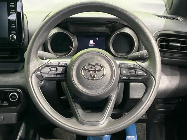 【レーダークルーズコントロール】高速道路での長距離走行が楽に!!自動で速度を保つクルーズコントロールが、衝突軽減システムと連携し、前方の車両を感知して車間を保つように速度調節してくれます!!