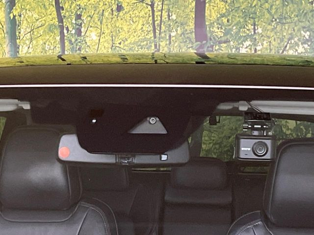 【スマートブレーキサポート】走行中に前方の車両等を認識し、衝突しそうな時は警報とブレーキで衝突回避と被害軽減をアシスト。より安全にドライブをお楽しみいただけます。