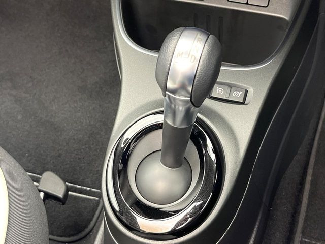 ●シフトノブの使用感も少なく、良好な状態です。