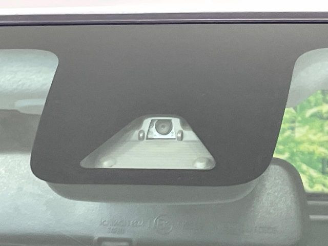 【トヨタセーフティセンス】走行中に前方の車両等を認識し、衝突しそうな時は警報とブレーキで衝突回避と被害軽減をアシスト。より安全にドライブをお楽しみいただけます。
