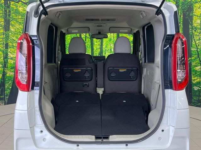普段のお買い物や通勤、送迎等に十分な荷室スペースを確保しております。セカンドシートを倒すと、大きな荷物の積載も可能です♪