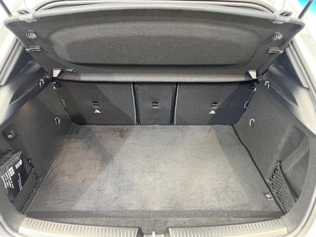 ●トランクルーム:趣味が広がる収容スペース!これだけの広さがあればお買い物やレジャーなどにも最適です!使用感も少なくきれいな状態を維持しております。