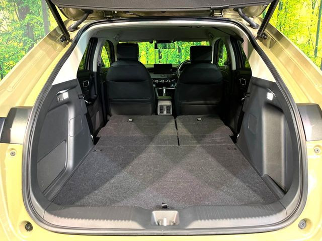 普段のお買い物や通勤、送迎等に十分な荷室スペースを確保しております。セカンドシートを倒すと、大きな荷物の積載も可能です♪