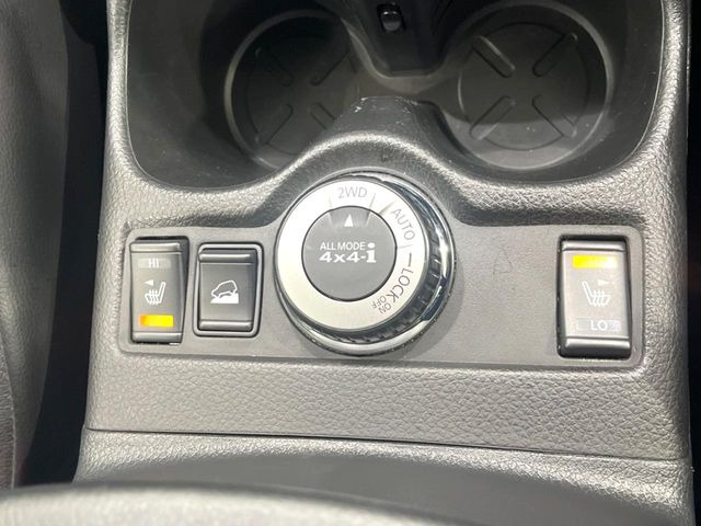 【オールモード4&times;4】2WD/4WDモードを手軽に切り替え可能。燃費重視の2WD、スタック時に役立つLOCK、AUTOモードでは4WDの配分を自動で調整し、路面状況を問わず安定した走りをサポート。