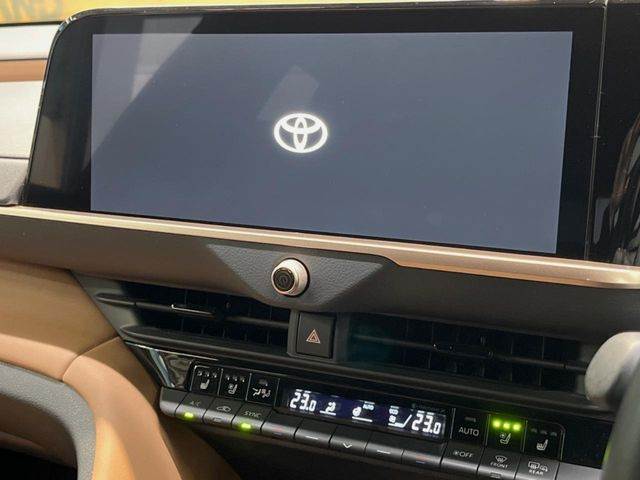 【12.3インチディスプレイオーディオ】スマートフォンと連携が可能な大画面ディスプレイオーディオです。スマートフォンのナビ機能を使用したり、Bluetooth接続で音楽もお楽しみいただけます!