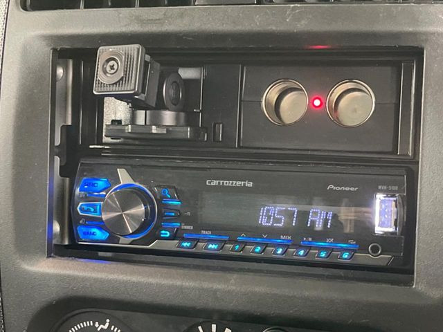 お好きな音楽を車内でお楽しみいただけます♪スピーカー交換・ウーハー追加などの音質向上や、最新ナビ・後席モニター等の取り付けも是非ご相談ください!