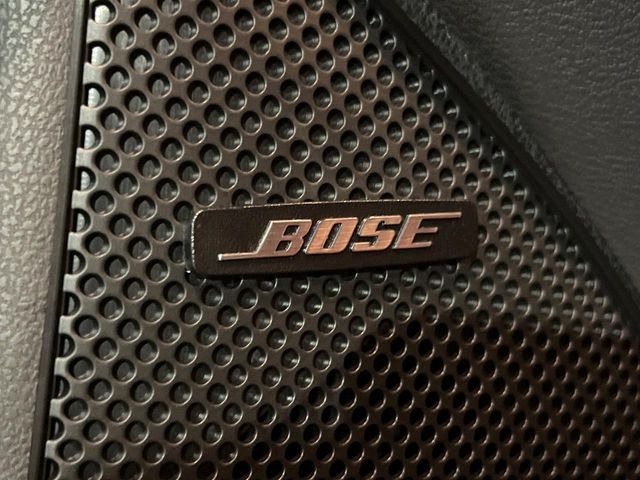 �yBOSE�T�E���h�V�X�e���t�������i�r�z�[���̃i�r�@�\�͂������A���x�ȃ`���[�j���O�\�͂����ڂ���Ă���A�������ȉ��y�����y���݂��������܂���