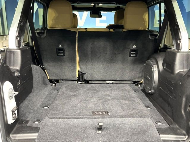 ●トランクルーム:趣味が広がる収容スペース!これだけの広さがあればお買い物やレジャーなどにも最適です!使用感も少なくきれいな状態を維持しております。