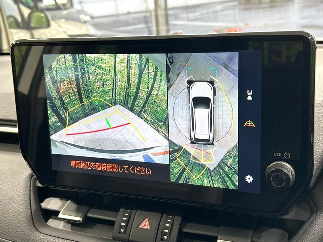 【パノラミックビューモニター】専用のカメラにより、上から見下ろしたような視点で360度クルマの周囲を確認することができます☆死角部分も確認しやすく、狭い場所での切り返しや駐車もスムーズに行えます。
